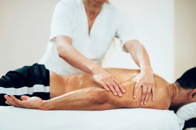 Terapeutska masaža leđa u Wellness Concept salonu